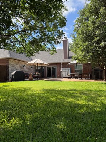 2013 Oakbluff Drive, Carrollton, TX 75007