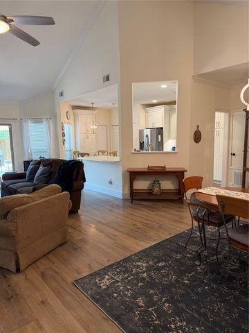 2013 Oakbluff Drive, Carrollton, TX 75007