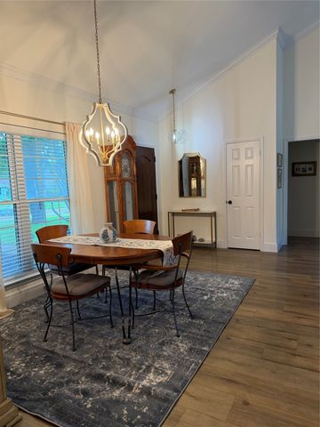 2013 Oakbluff Drive, Carrollton, TX 75007