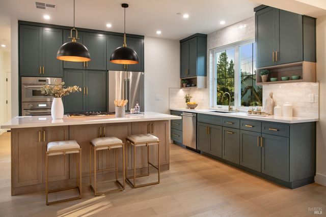 22 Cedar Ave, Kentfield, CA 94904