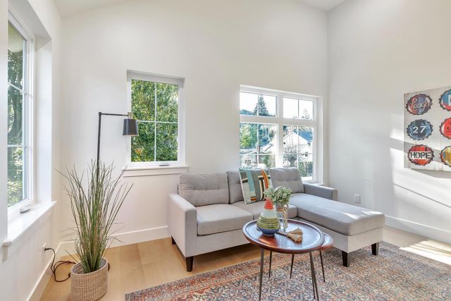 22 Cedar Ave, Kentfield, CA 94904