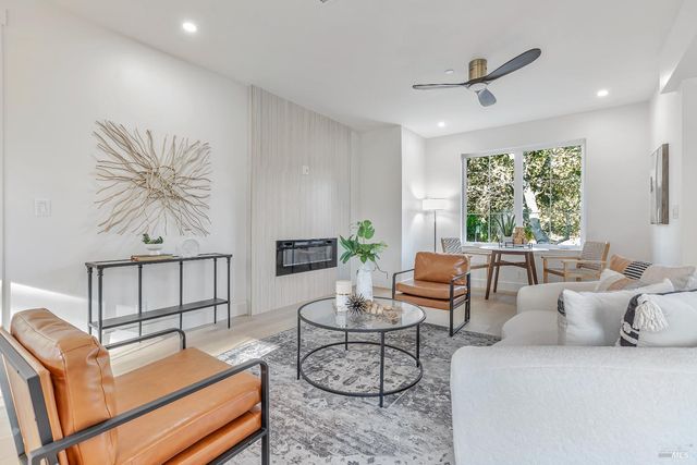 22 Cedar Ave, Kentfield, CA 94904