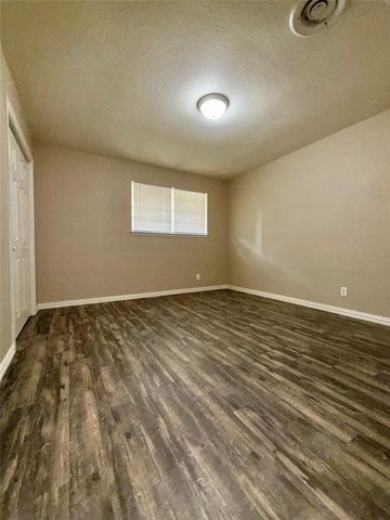 4520 Lamont, Vidor, TX 77662