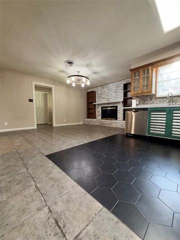 4520 Lamont, Vidor, TX 77662