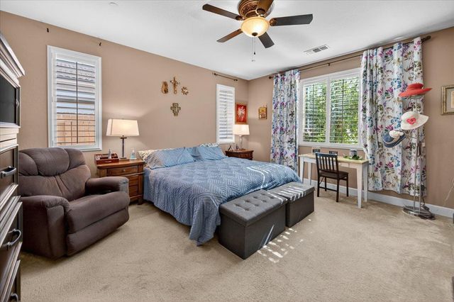 1056 Lindsay Lane, Clovis, CA 93619