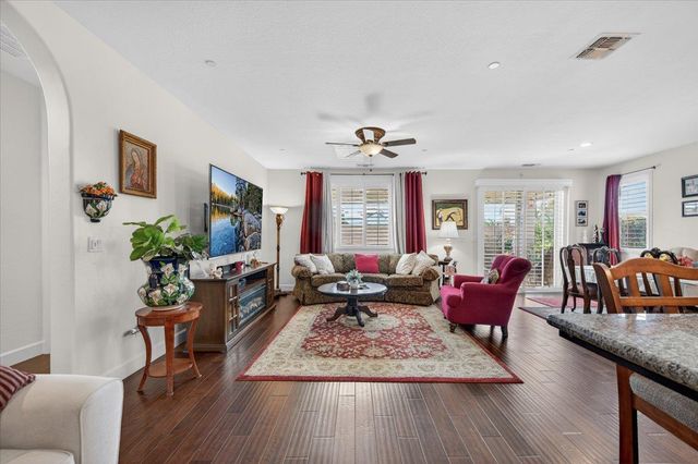 1056 Lindsay Lane, Clovis, CA 93619