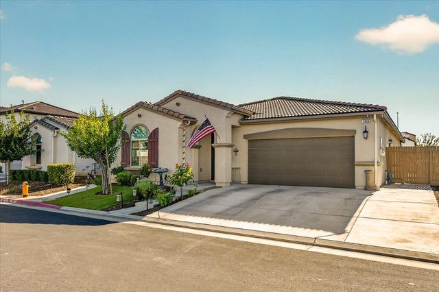 1056 Lindsay Lane, Clovis, CA 93619