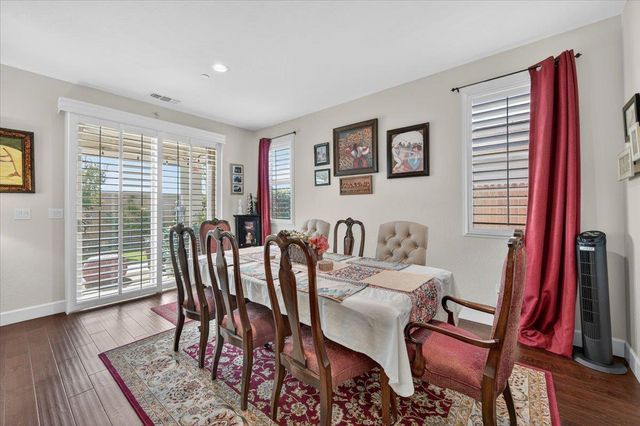 1056 Lindsay Lane, Clovis, CA 93619