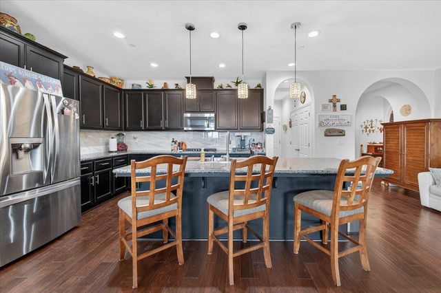 1056 Lindsay Lane, Clovis, CA 93619