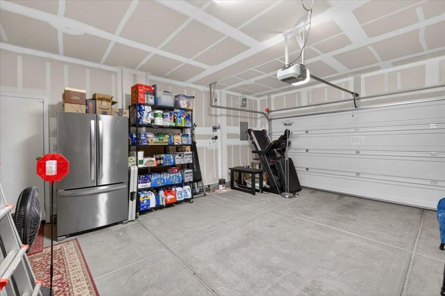 1056 Lindsay Lane, Clovis, CA 93619