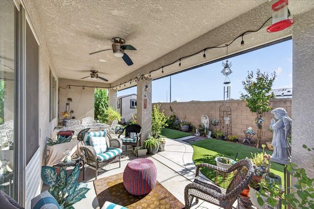 1056 Lindsay Lane, Clovis, CA 93619