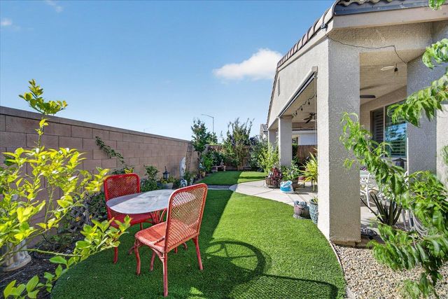 1056 Lindsay Lane, Clovis, CA 93619