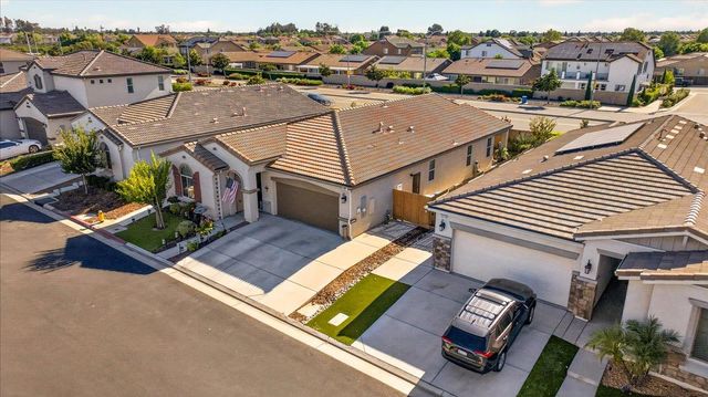 1056 Lindsay Lane, Clovis, CA 93619
