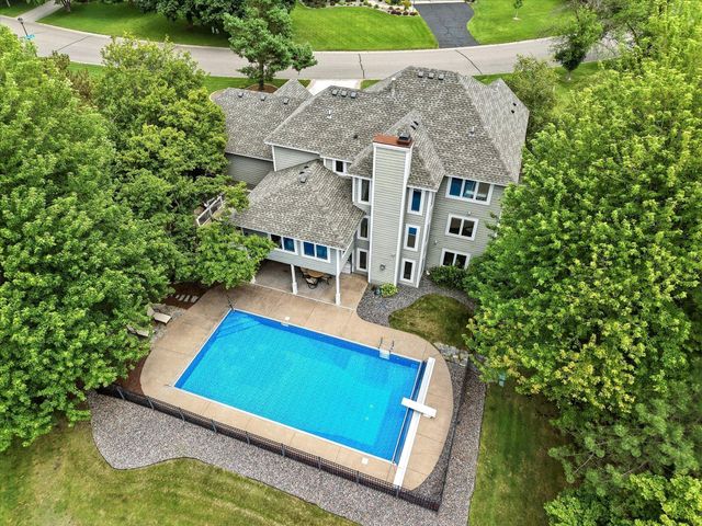 9743 Wellington Lane, Woodbury, MN 55125