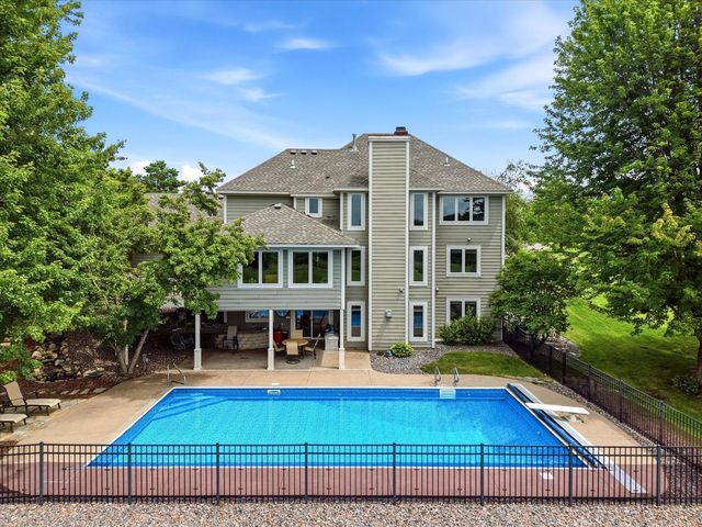 9743 Wellington Lane, Woodbury, MN 55125