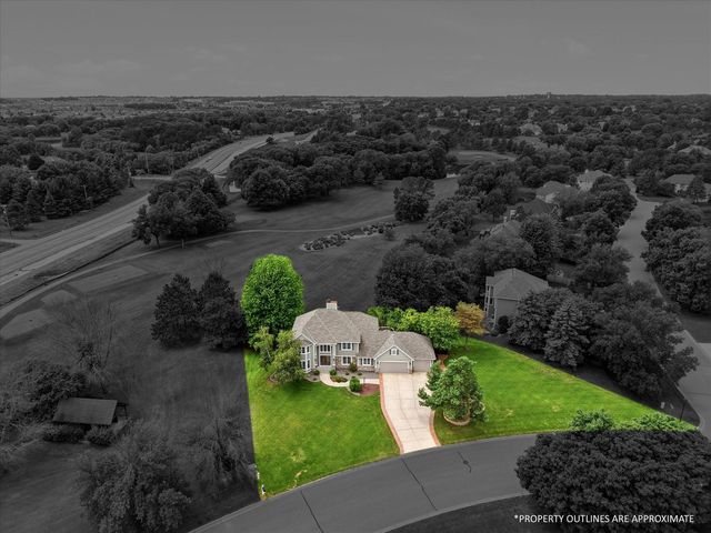 9743 Wellington Lane, Woodbury, MN 55125