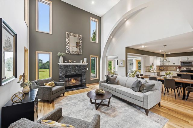 9743 Wellington Lane, Woodbury, MN 55125