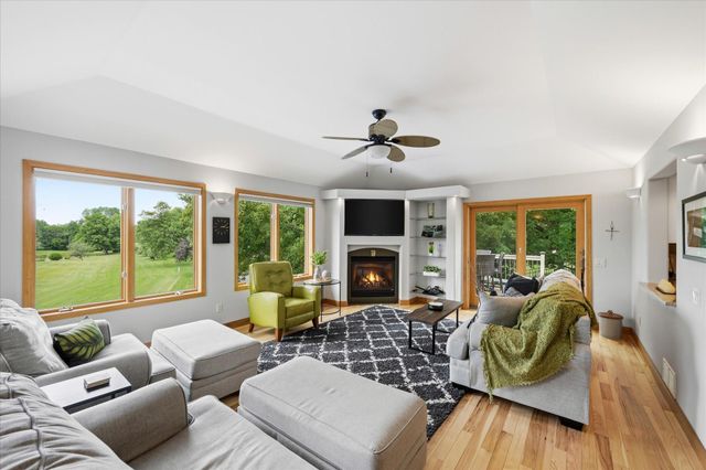 9743 Wellington Lane, Woodbury, MN 55125