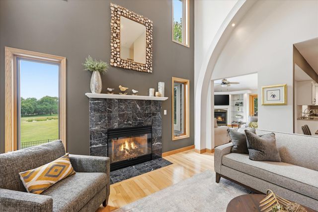 9743 Wellington Lane, Woodbury, MN 55125