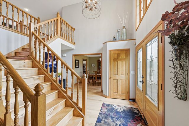9743 Wellington Lane, Woodbury, MN 55125