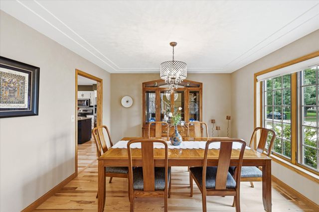 9743 Wellington Lane, Woodbury, MN 55125