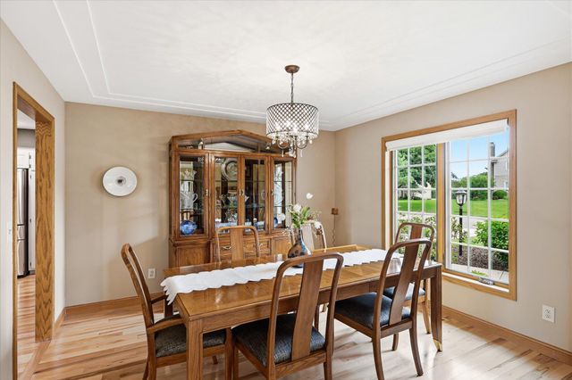 9743 Wellington Lane, Woodbury, MN 55125