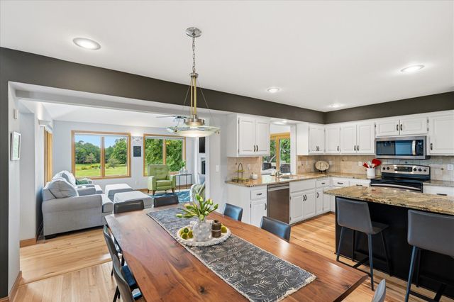 9743 Wellington Lane, Woodbury, MN 55125