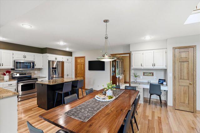 9743 Wellington Lane, Woodbury, MN 55125