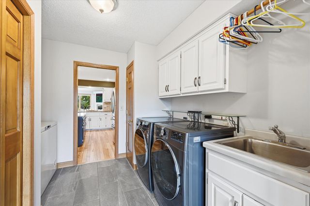 9743 Wellington Lane, Woodbury, MN 55125