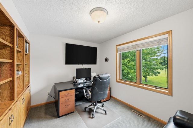 9743 Wellington Lane, Woodbury, MN 55125