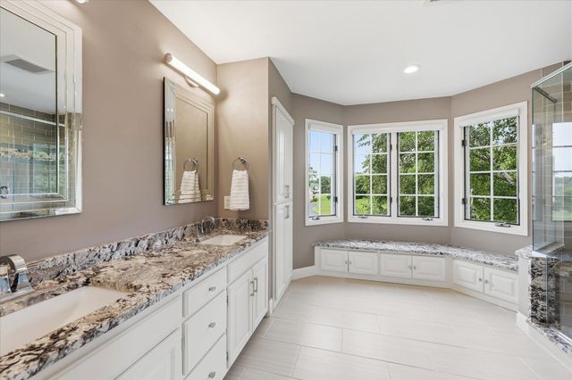 9743 Wellington Lane, Woodbury, MN 55125