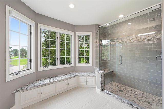 9743 Wellington Lane, Woodbury, MN 55125