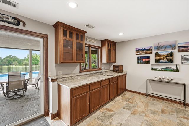 9743 Wellington Lane, Woodbury, MN 55125