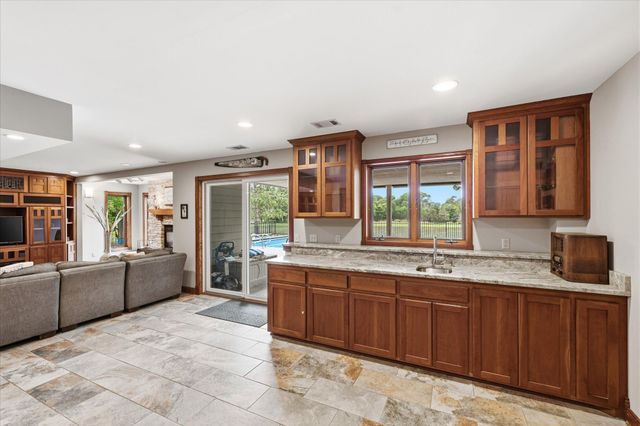 9743 Wellington Lane, Woodbury, MN 55125