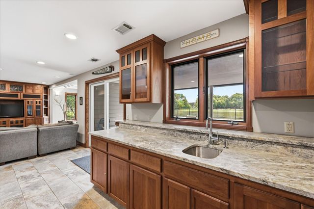 9743 Wellington Lane, Woodbury, MN 55125