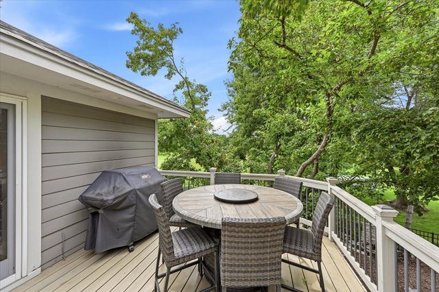 9743 Wellington Lane, Woodbury, MN 55125