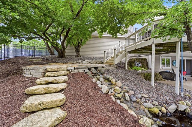 9743 Wellington Lane, Woodbury, MN 55125