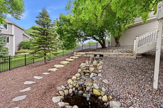 9743 Wellington Lane, Woodbury, MN 55125