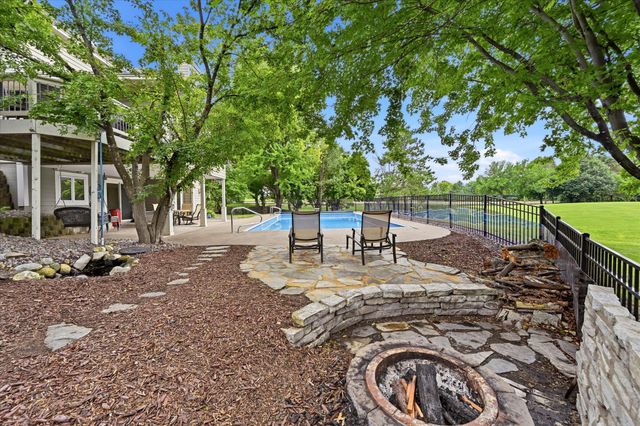 9743 Wellington Lane, Woodbury, MN 55125