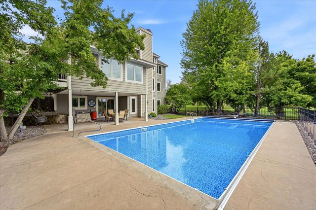 9743 Wellington Lane, Woodbury, MN 55125