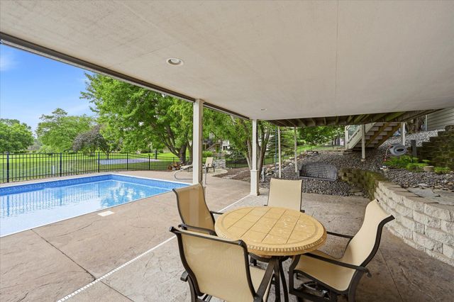 9743 Wellington Lane, Woodbury, MN 55125