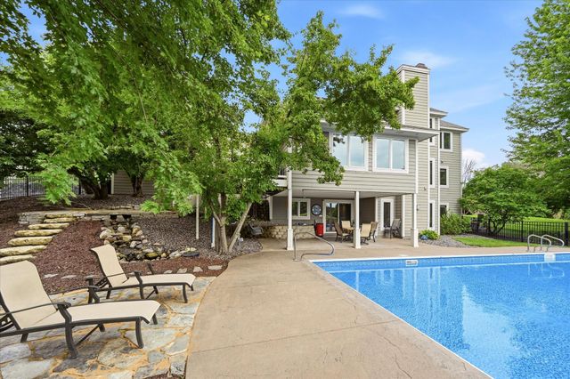 9743 Wellington Lane, Woodbury, MN 55125