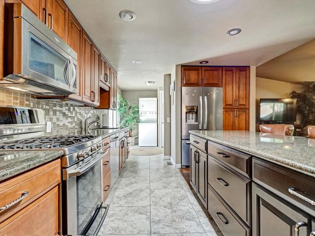 39500 Ciega Creek Drive, Palm Desert, CA 92260