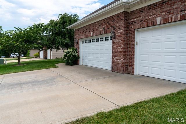 1331 Timber Ridge Trace Drive, O'fallon, IL 62269