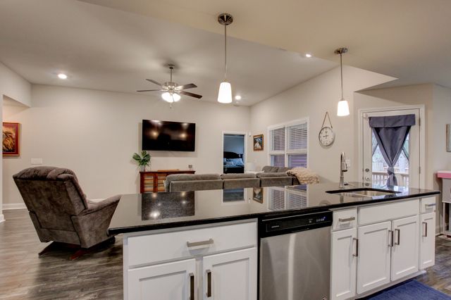 122 Lucerne Ln, Clarksville, TN 37040