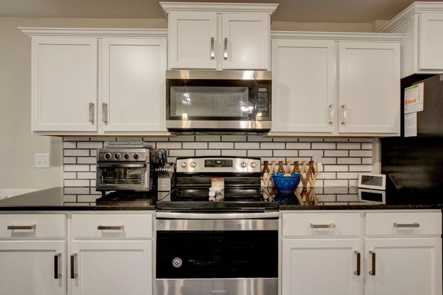 122 Lucerne Ln, Clarksville, TN 37040