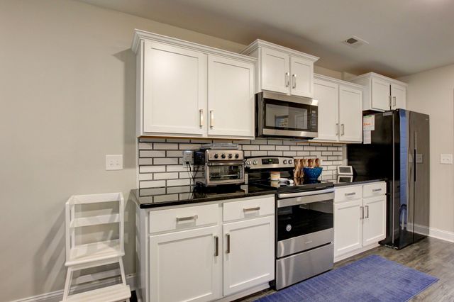 122 Lucerne Ln, Clarksville, TN 37040