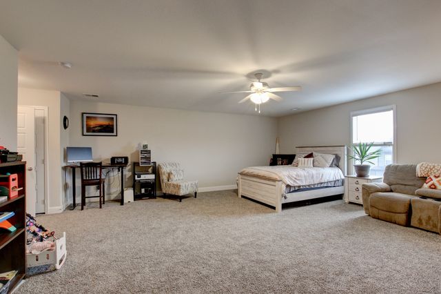 122 Lucerne Ln, Clarksville, TN 37040