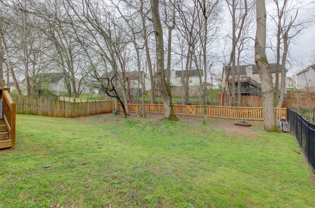 122 Lucerne Ln, Clarksville, TN 37040