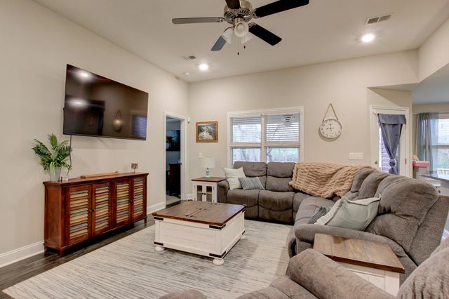 122 Lucerne Ln, Clarksville, TN 37040